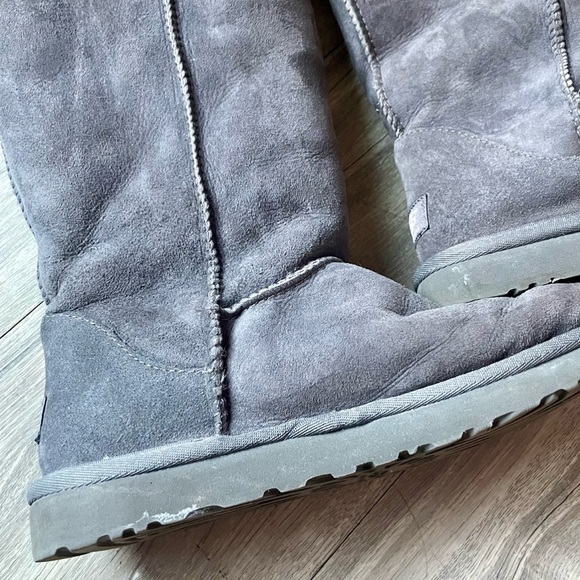 UGG Classic Tall II Sheepskin Gray Snow Winter Boots - Picture 4 of 10